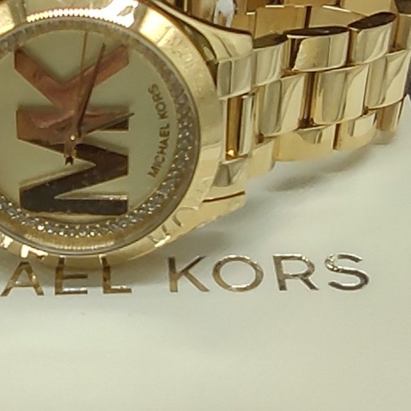 NWOT .🌷 Michael Kors Mini Slim Runway Watch - NEW Battery - Picture 6 of 8